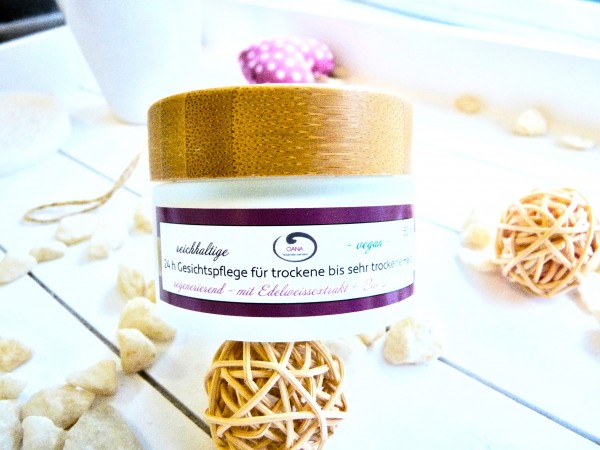 OANA Handmade 24 h Gesichtspflege für trockene bis sehr trockene Haut, 50 ml, vegan